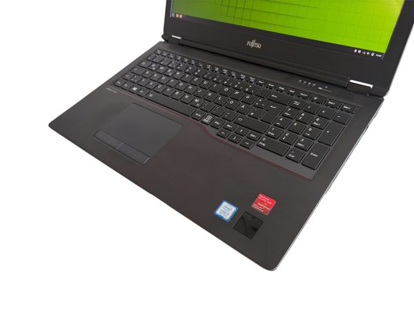 Fujitsu 15,6″ LifeBook U758, i5, 8GB RAM, 256GB, Linux Mint